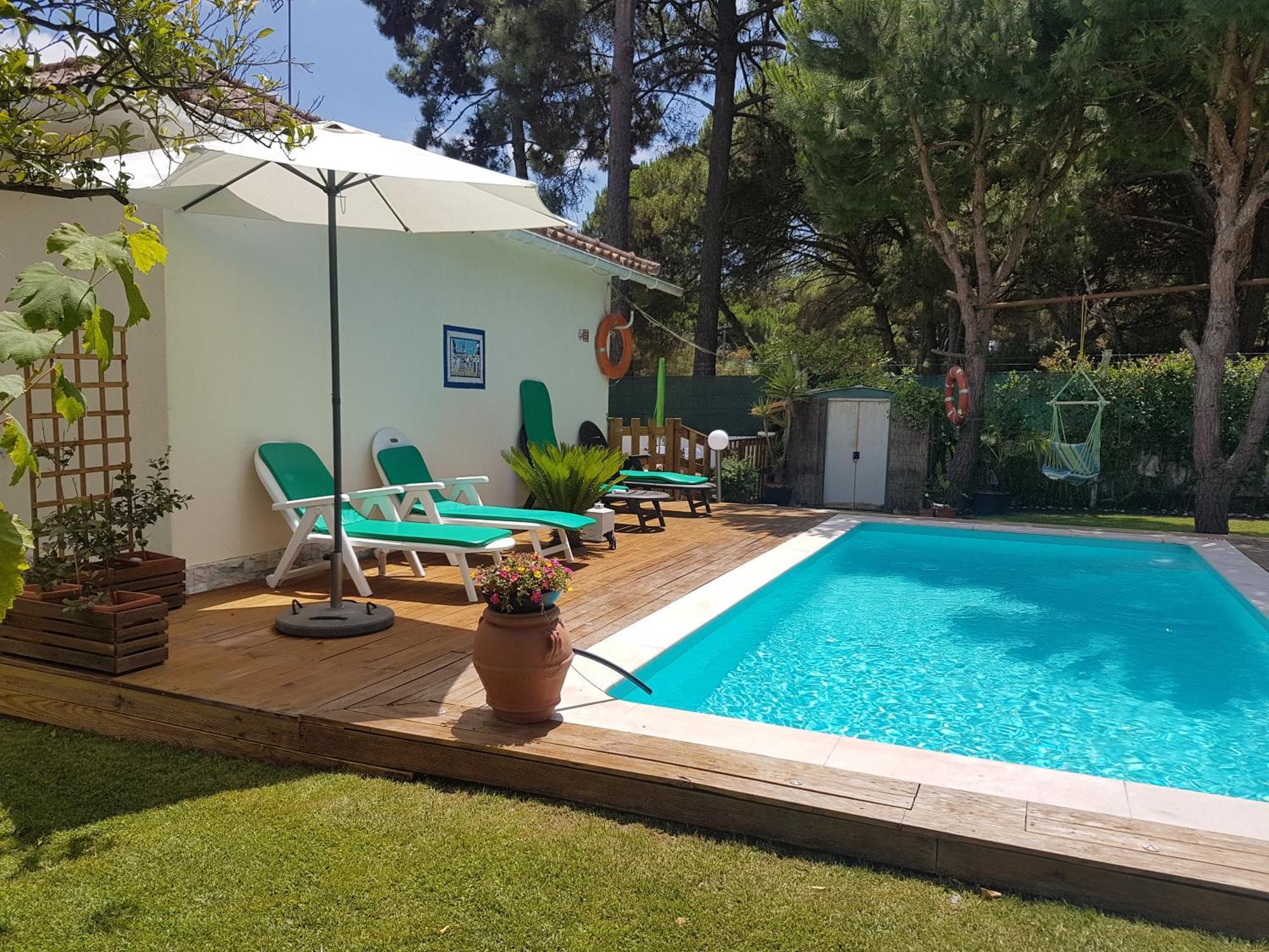 Casa T2 Com Piscina Perto Da Charneca (Setubal)